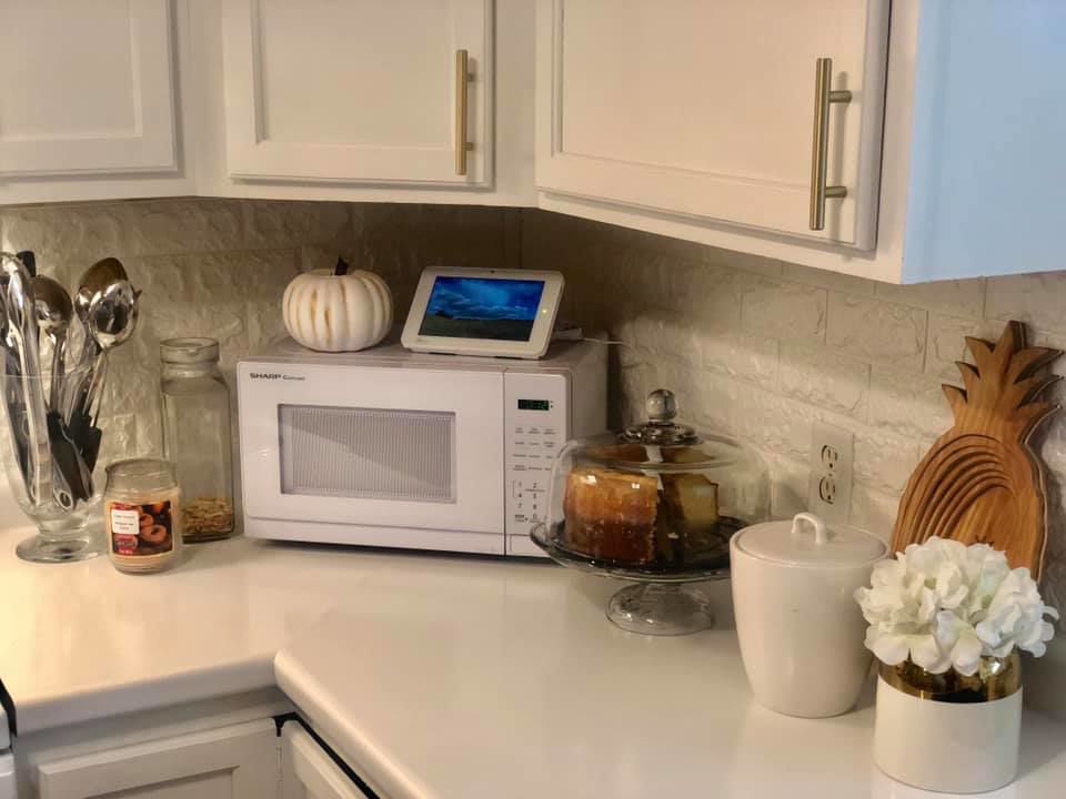 house kitchen microwave corner fall